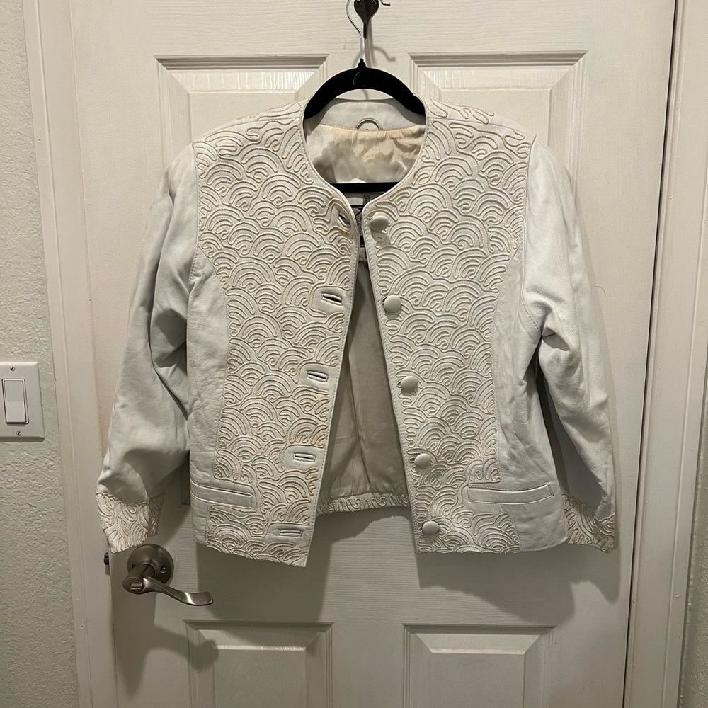 Elegant White Embroidered Women's Jacket